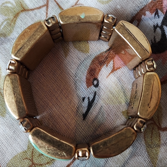 J. Crew Signed Light Jade Color Enamel Stretch Bracelet Oxidized Brass - Picture 7 of 9